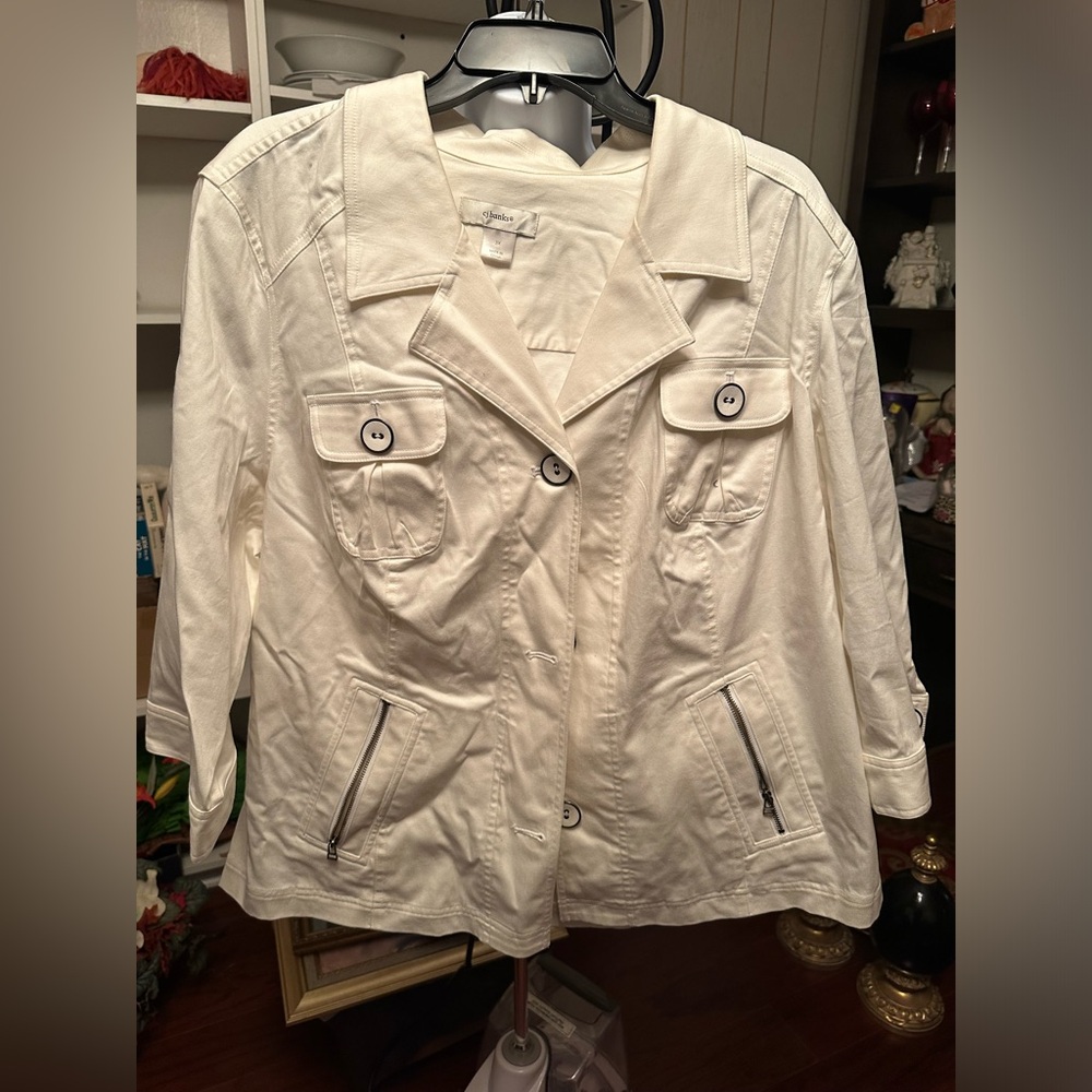 CJ Banks 3x, white jacket